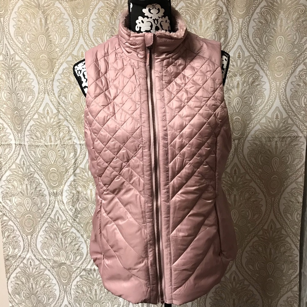 Mondetta pink quilted vest, Medium.